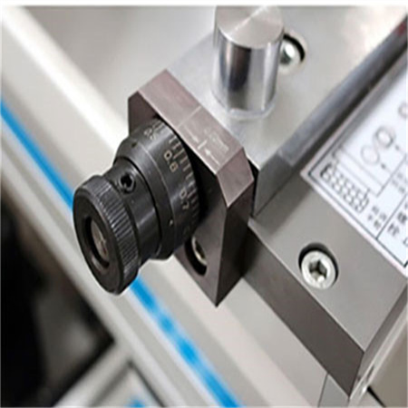 دستگاه پرس ترمز CNC الکتروهیدرولیک با دقت بالا / بریک پرس پوشه فلزی ورق